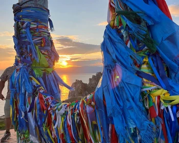 Прибытие на Ольхон и прогулка по Хужиру: мыс Бурхан, столбы сэрге, Сарайский пляж