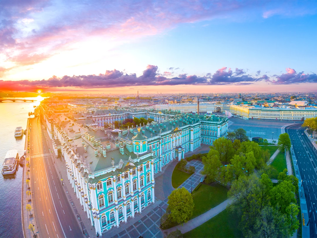 Вид на Дворцовую набережную