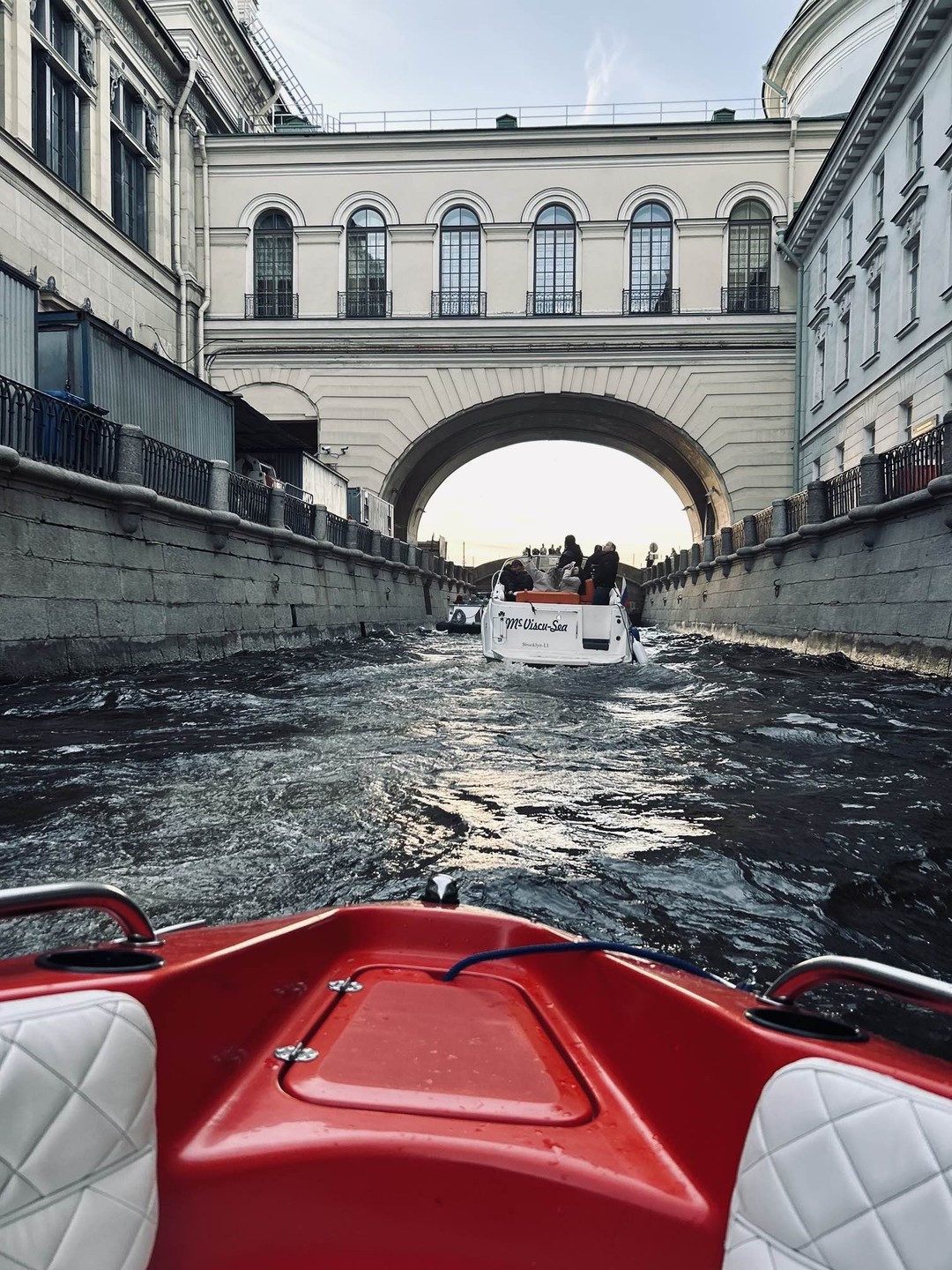 На красивом катере по Петербургу: индивидуальная прогулка (Анастасия)